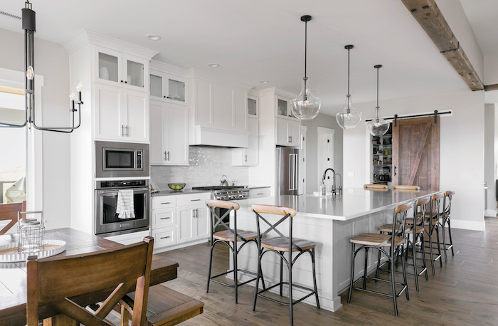 white traditional kitchen