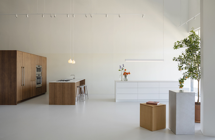 reform paramus showroom