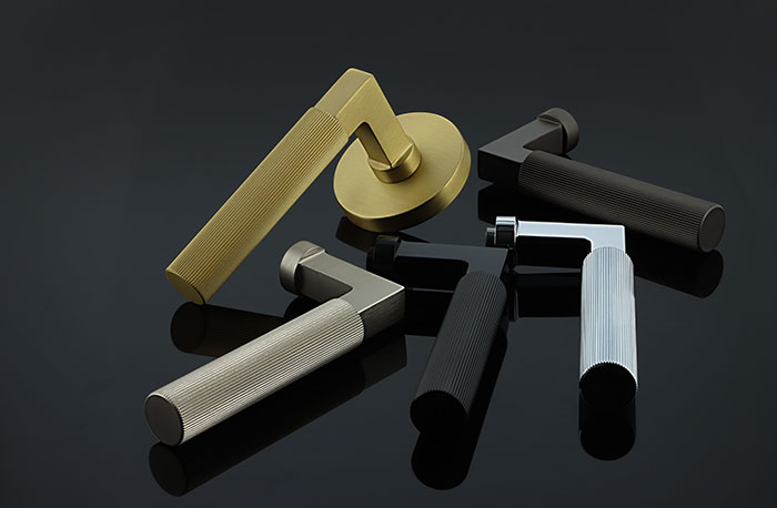 Viaggio Hardware Contempo Fluted Lever