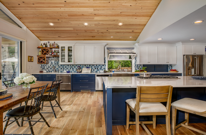 transitional kitchen