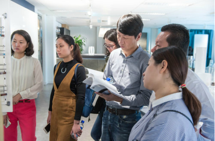 Vauth_Sagel_HongKong_article