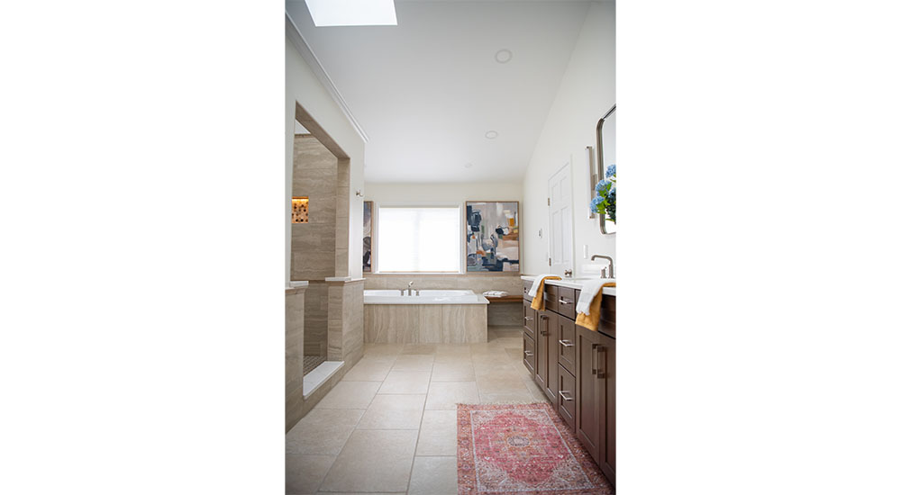 spa bathroom with jetted tub