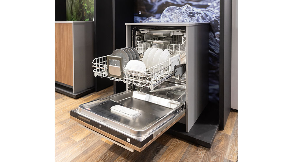 Hettich dishwasher insert at KBIS 2025