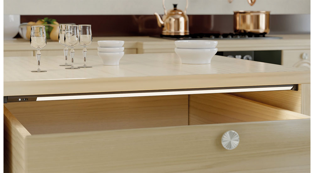 richelieu kitchen drawer lighting