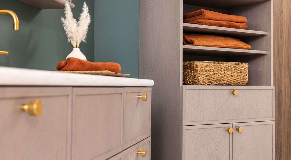 Wood-Mode The Curio Suite